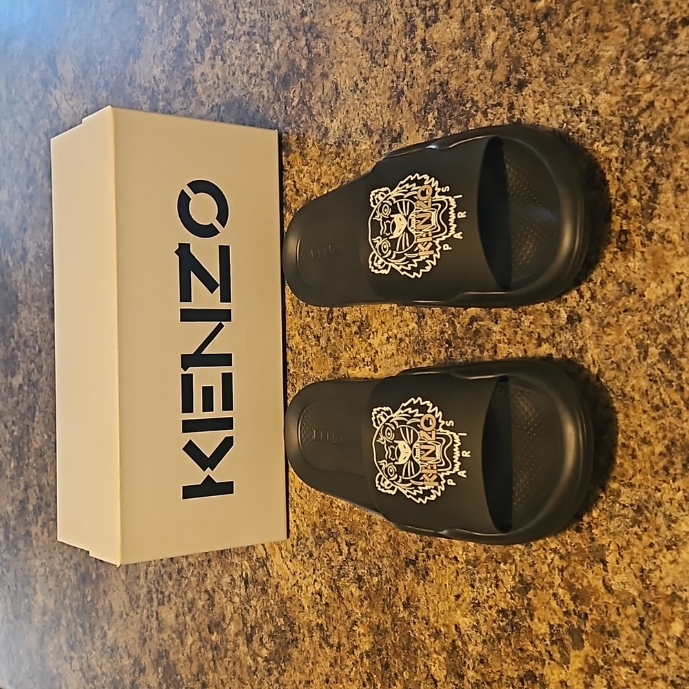SOLD❗️ NWT Kenzo Black Tiger Slides - 42 EU (9 US)